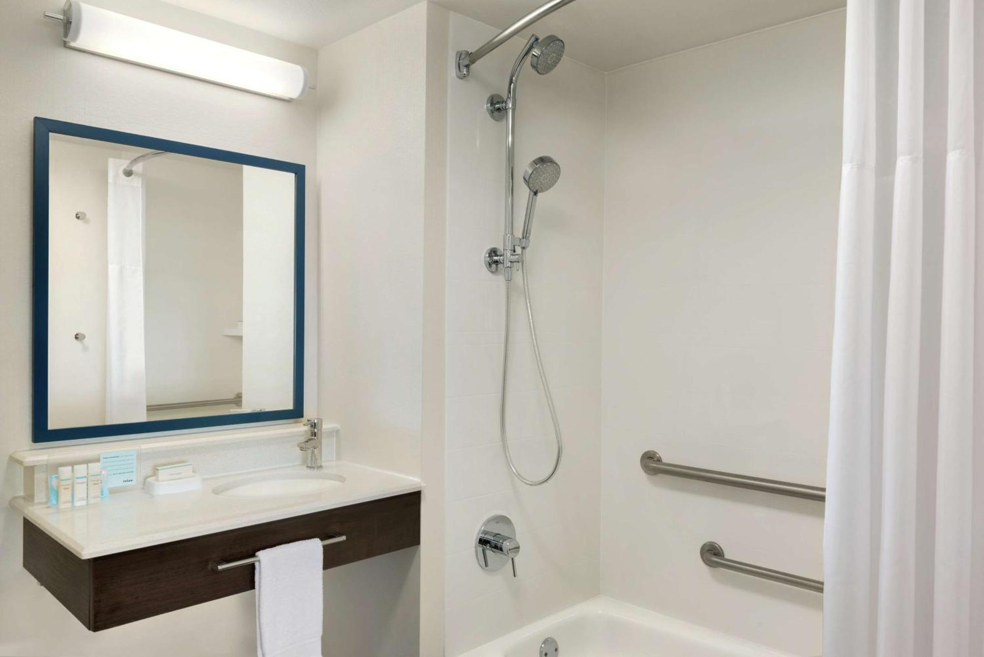 Hampton Inn West Des Moines Lake Drive Ngoại thất bức ảnh